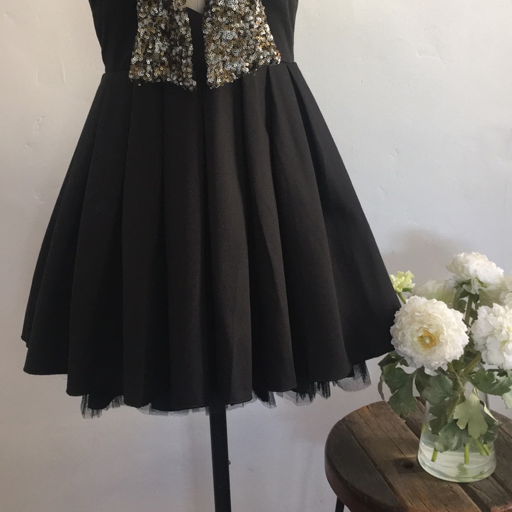 Jones + Jones Roxy Dress - Picture 4 of 7